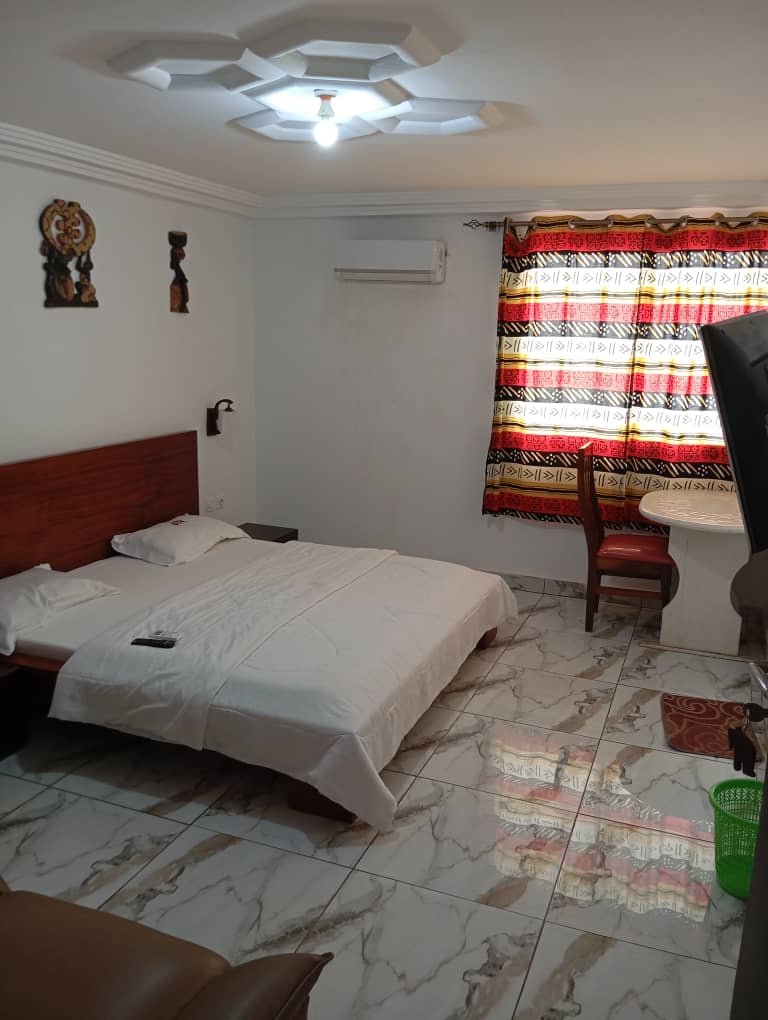 Image LA VILLA DES HOTES 1 2