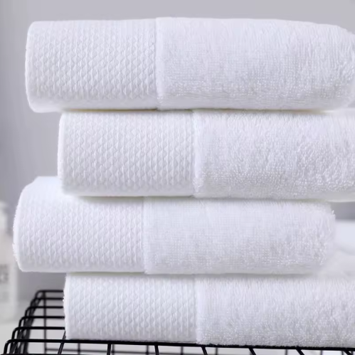 Lot de 4 serviettes de bain blanches